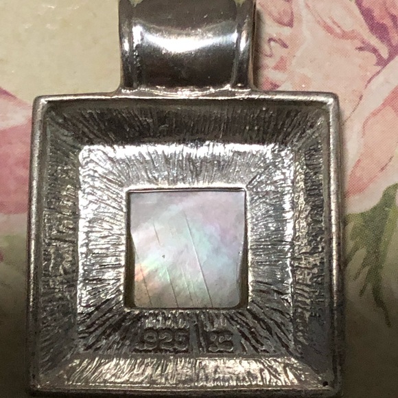 Sterling silver and mother of pearl pendant - Picture 4 of 8